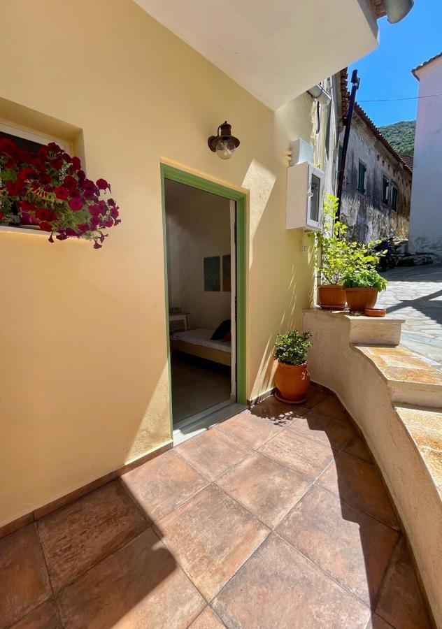Ilianas Place Ágios Matthaíos المظهر الخارجي الصورة