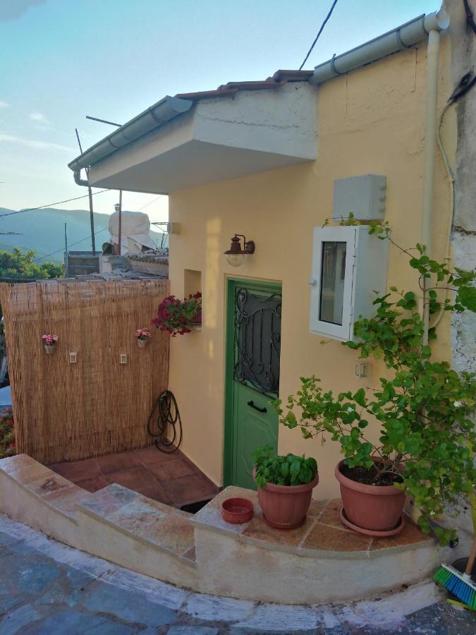 Ilianas Place Ágios Matthaíos المظهر الخارجي الصورة